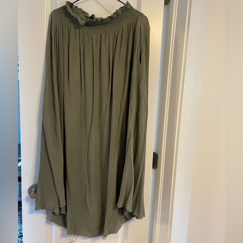 La Miel Olive Green Skirt with Pockets